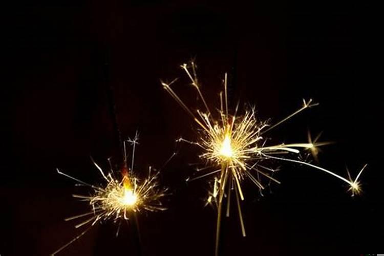 梦见打爆竹烟花（梦见老板给我打工）