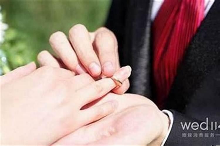 结合生辰八字选结婚日