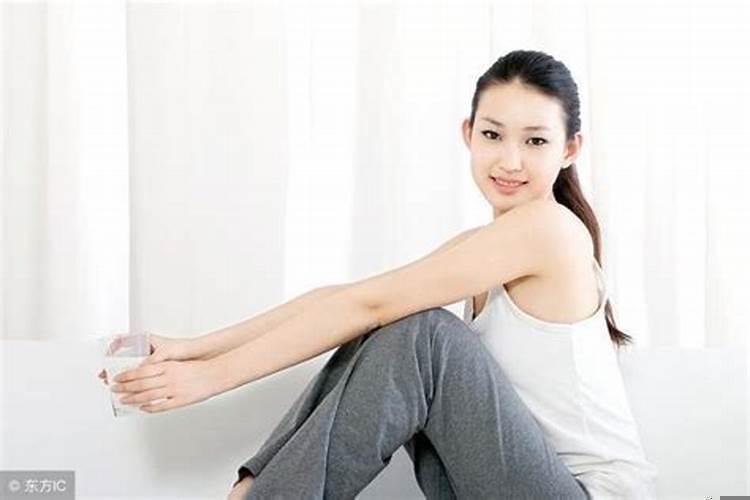 女人五行土多是什么命