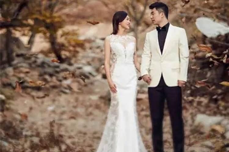 伤官女晚婚能化解婚姻不顺吗