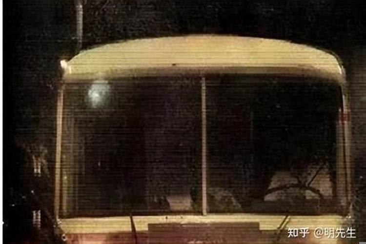 梦见别人家男孩哭是什么意思