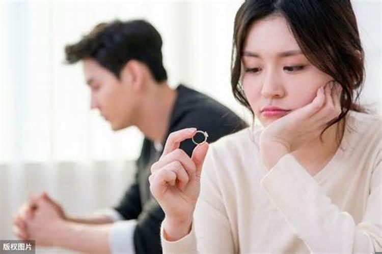 梦见和前夫复婚了是什么意思