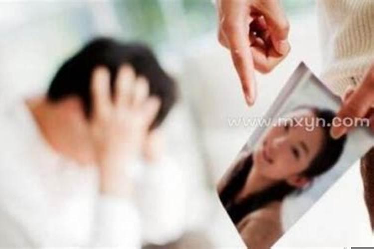 梦见前夫外面有女人