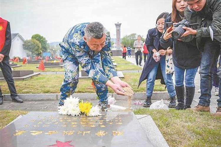 梦到已故从未谋面的亲人来家里