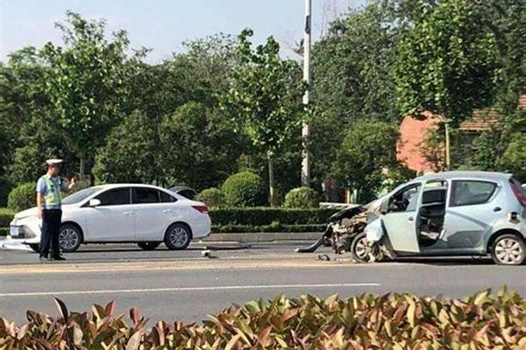 梦到出车祸是什么寓意？梦见车坏了怎么回事