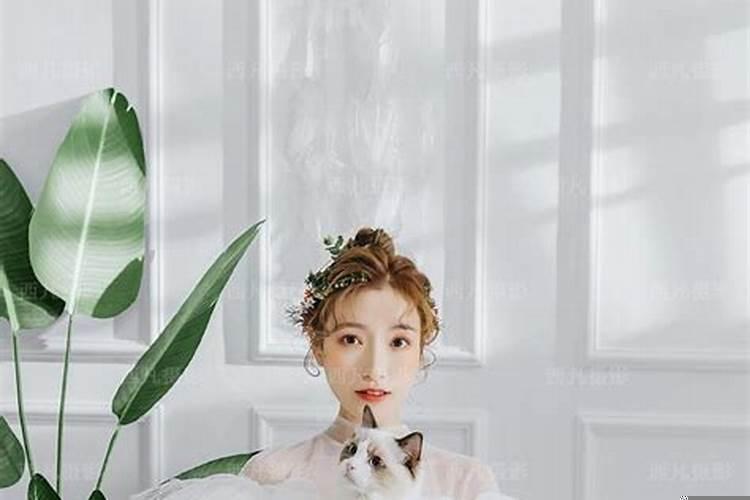 办婚礼可以两边穿婚纱么？拍婚纱照要选日子吗