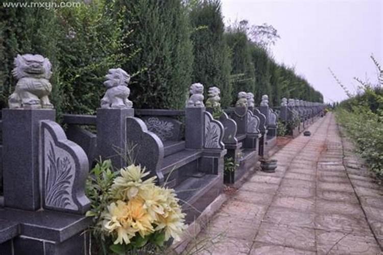 梦到有人坠楼死亡什么意思？梦见儿子从楼上掉下死是什么意思啊