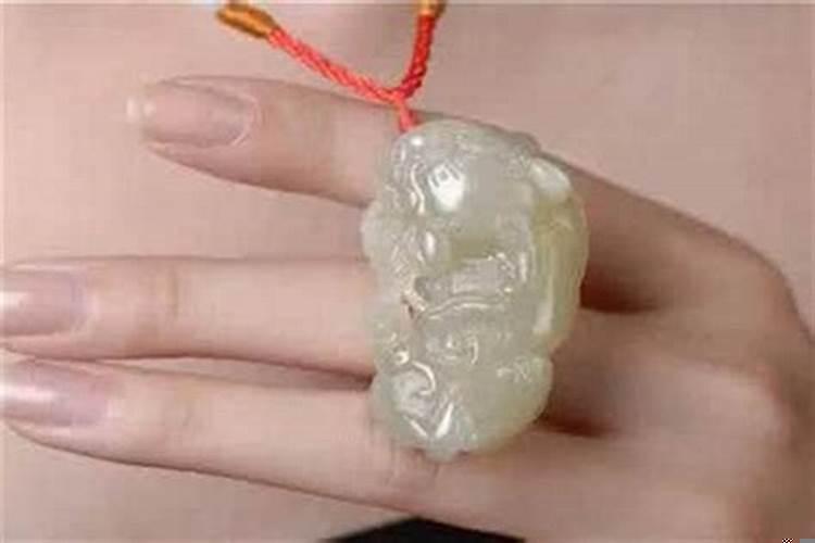 属虎的可以戴貔貅嘛？属虎本命年佩戴什么好女