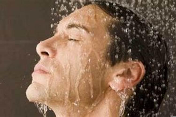 男人梦见水是什么预兆周公解梦