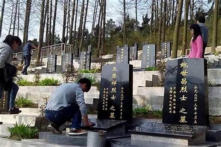 新坟什么时候完坟