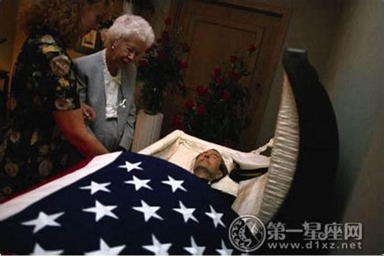 梦见棺材和死去的亲人是什么意思