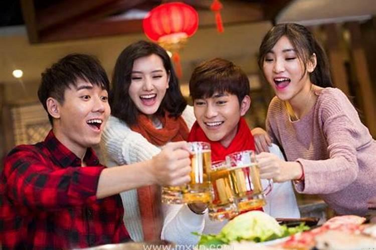 梦见和朋友吃喝是什么意思