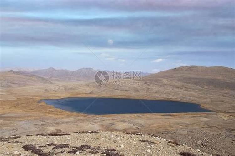 梦见湖水干涸